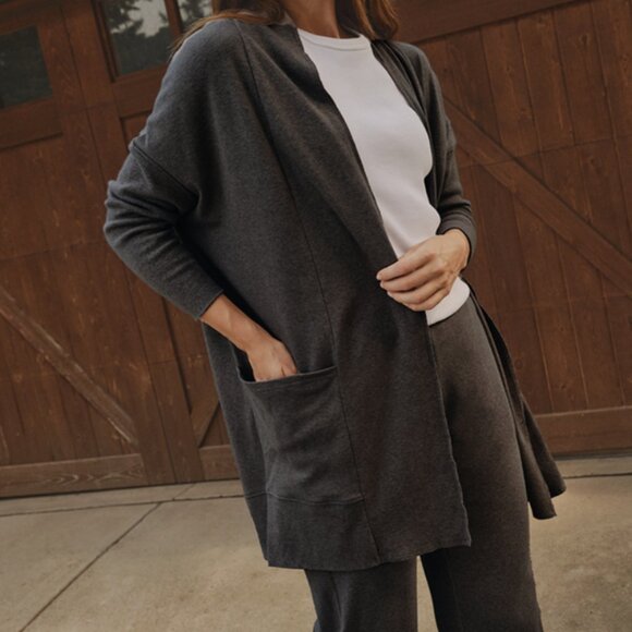 PACT Airplane Wrap - Picture 1 of 3